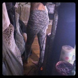 💋Black and white printed leggings